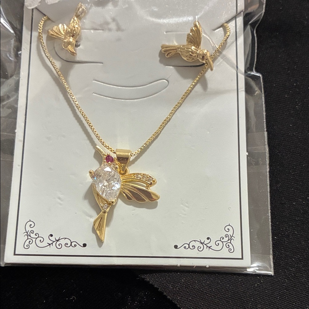 Elegant Gold Hummingbird Jewelry Set
